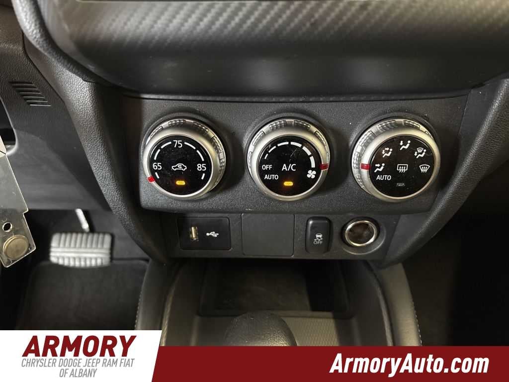 2024 Mitsubishi Outlander Sport ES