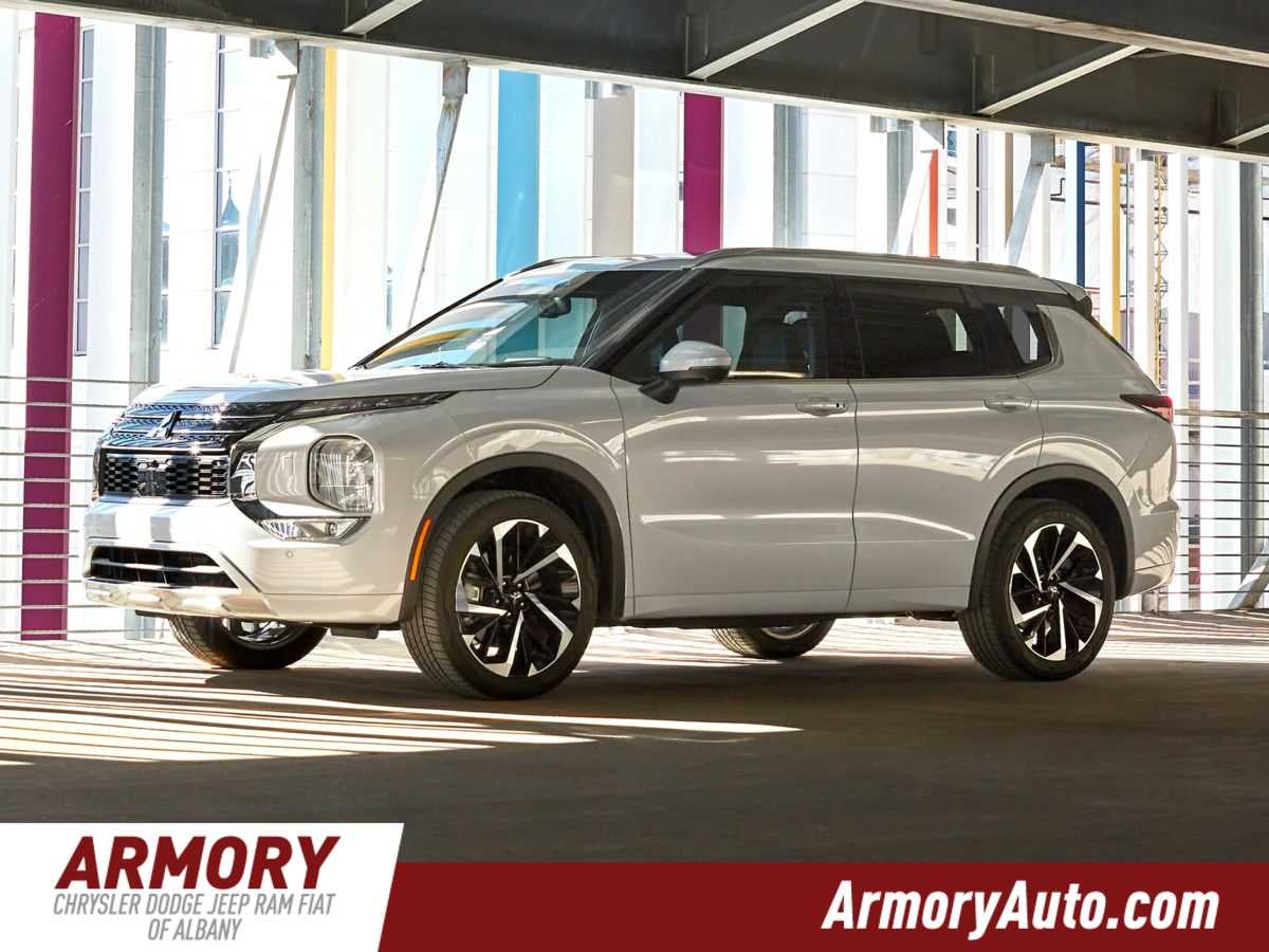 2024 Mitsubishi Outlander SE