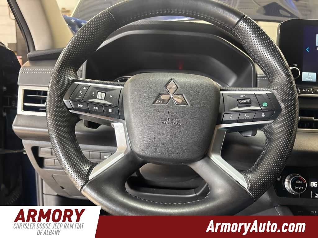 2024 Mitsubishi Outlander SE