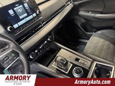 2024 Mitsubishi Outlander SE