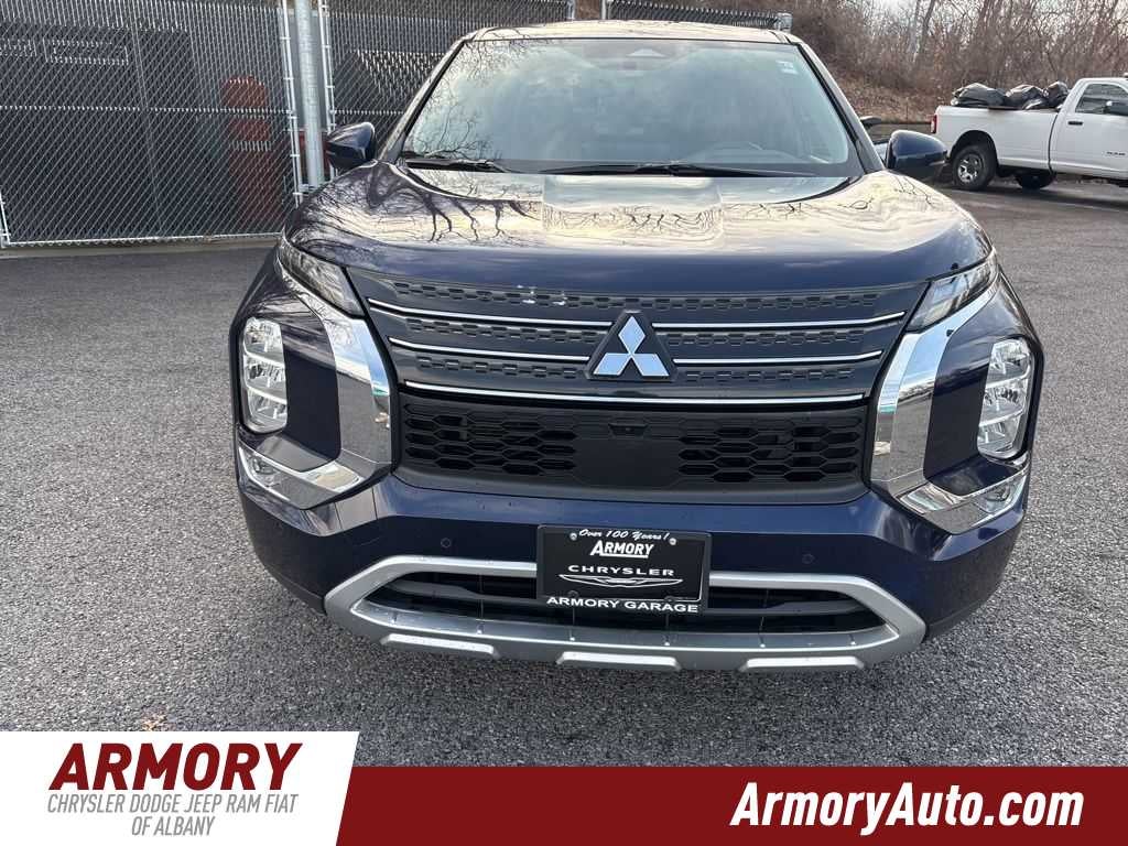 2024 Mitsubishi Outlander SE
