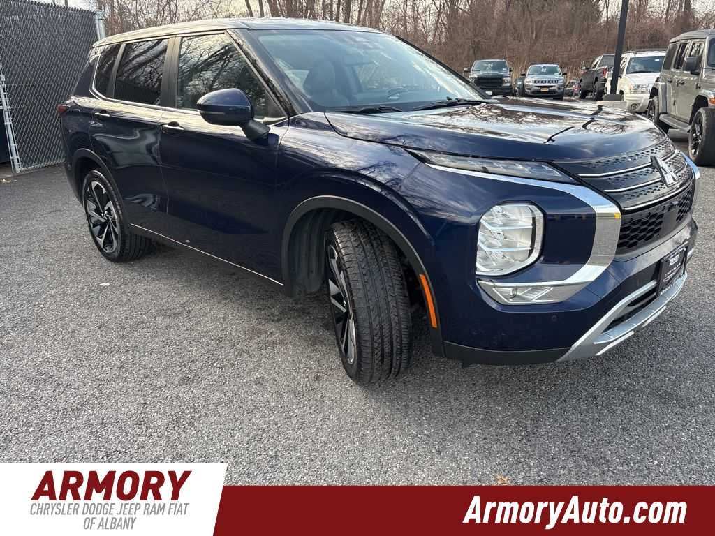 2024 Mitsubishi Outlander SE