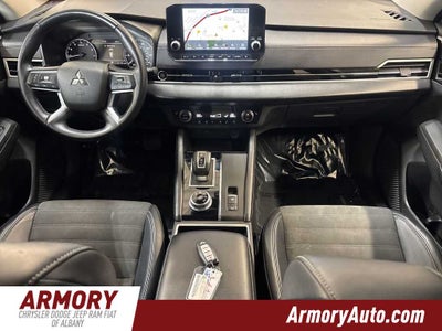 2024 Mitsubishi Outlander SE