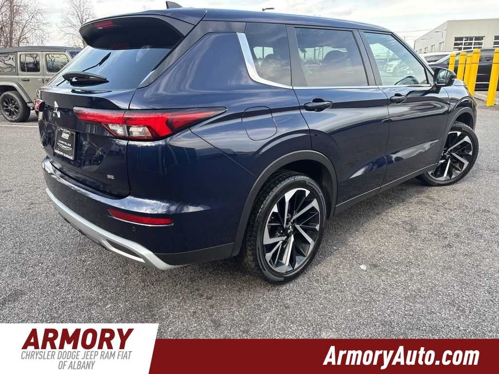 2024 Mitsubishi Outlander SE