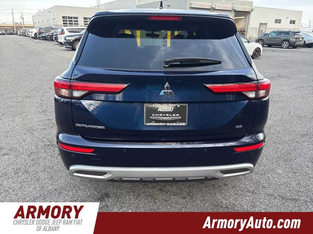 2024 Mitsubishi Outlander SE