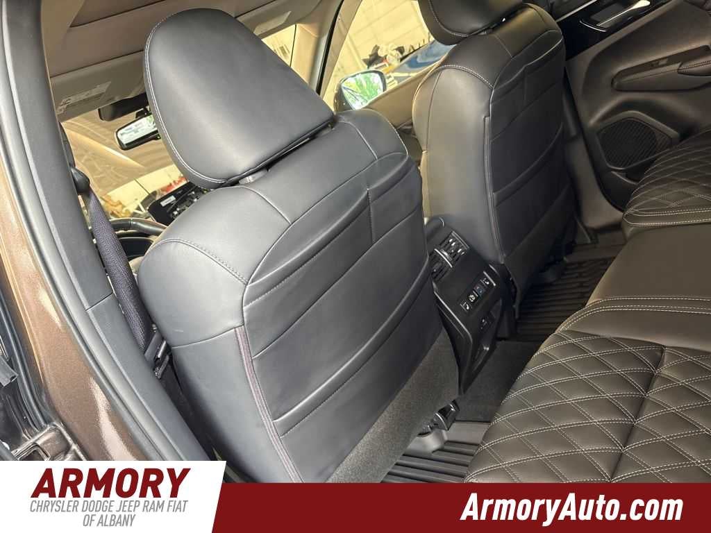 2024 Mitsubishi Outlander SEL