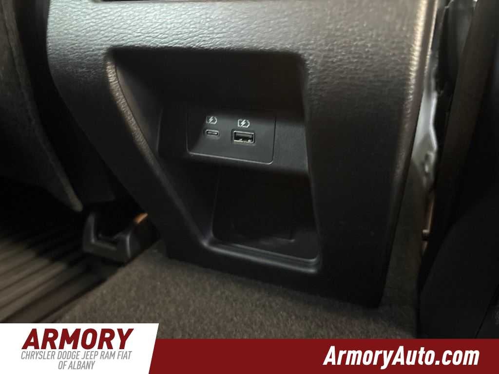 2024 Mitsubishi Outlander SEL