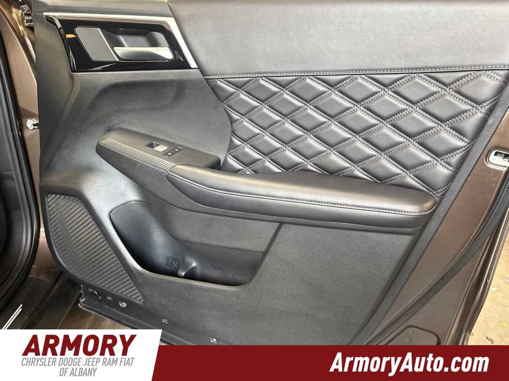 2024 Mitsubishi Outlander SEL