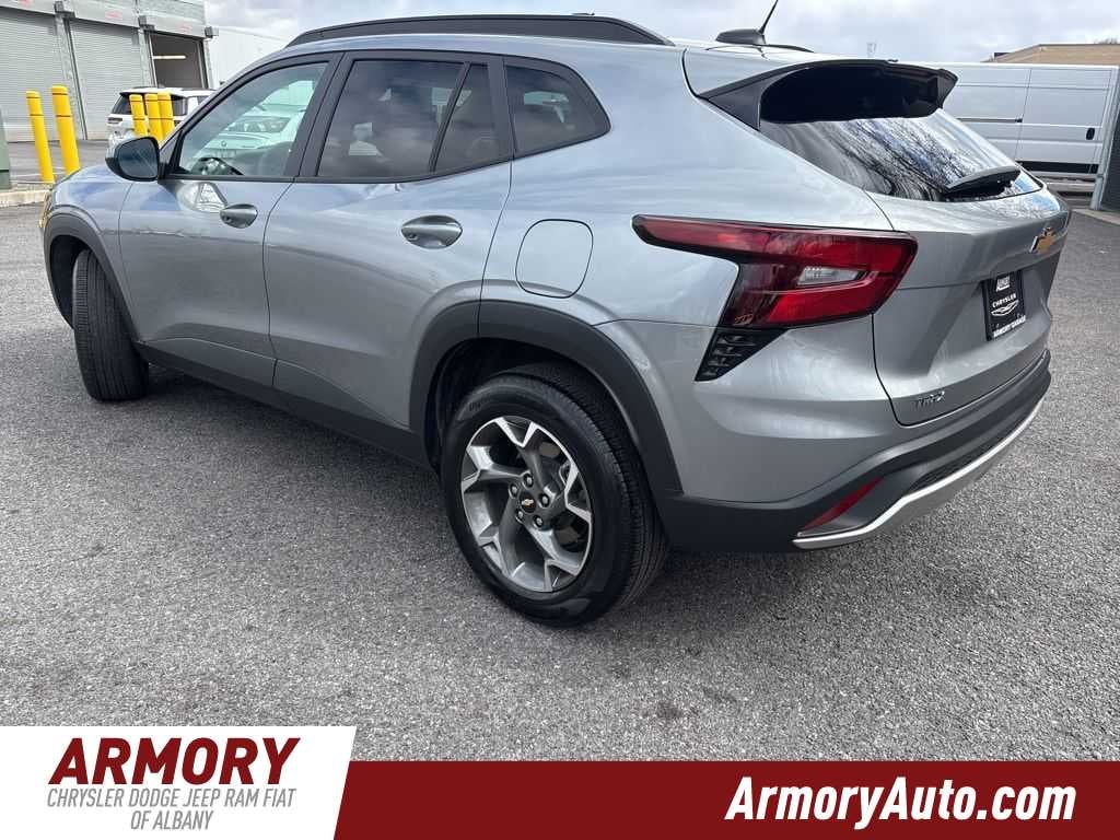 2025 Chevrolet Trax LT