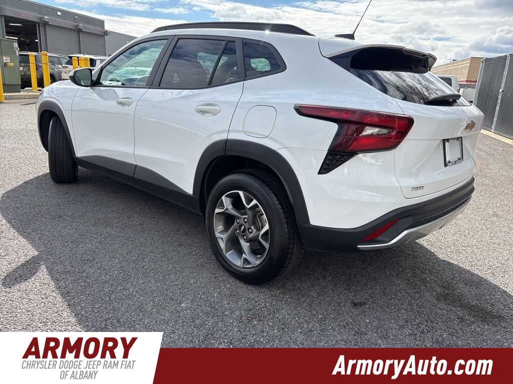 2025 Chevrolet Trax LT