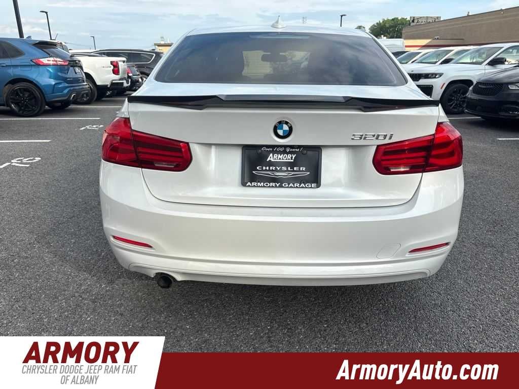 2018 BMW 320i 320i