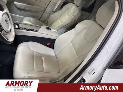 2024 Volvo XC60 Plus Dark Theme