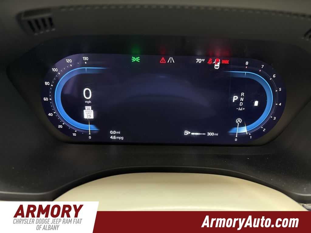 2024 Volvo XC60 Plus Dark Theme