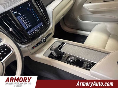 2024 Volvo XC60 Plus Dark Theme