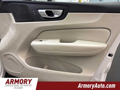 2024 Volvo XC60 Plus Dark Theme