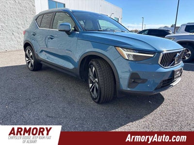 2023 Volvo XC40 Ultimate Bright Theme