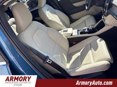 2023 Volvo XC40 Ultimate Bright Theme