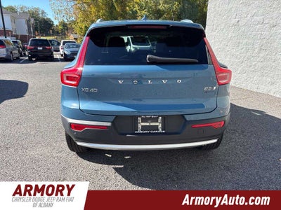 2023 Volvo XC40 Ultimate Bright Theme