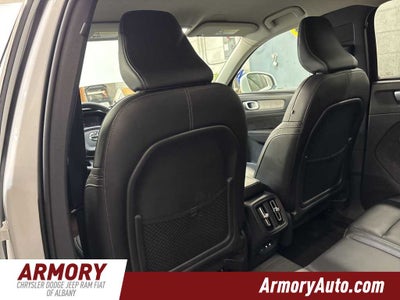 2023 Volvo XC40 Core