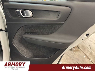 2023 Volvo XC40 Core