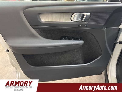 2023 Volvo XC40 Core