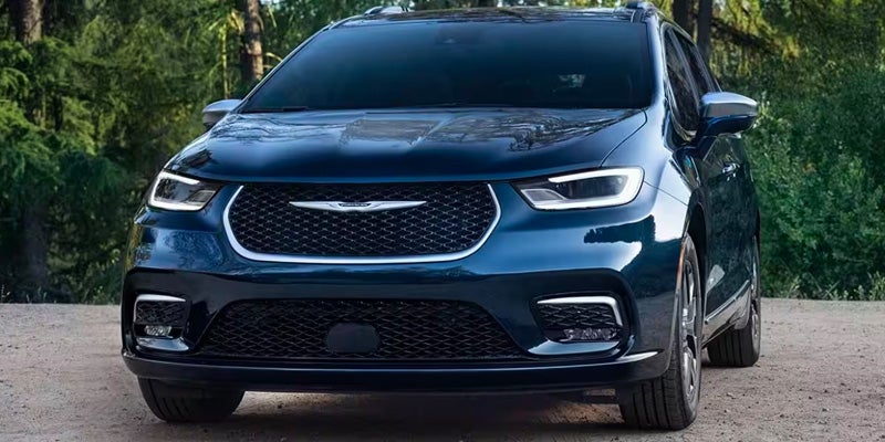 2024 chrysler plug-in hybrid blue